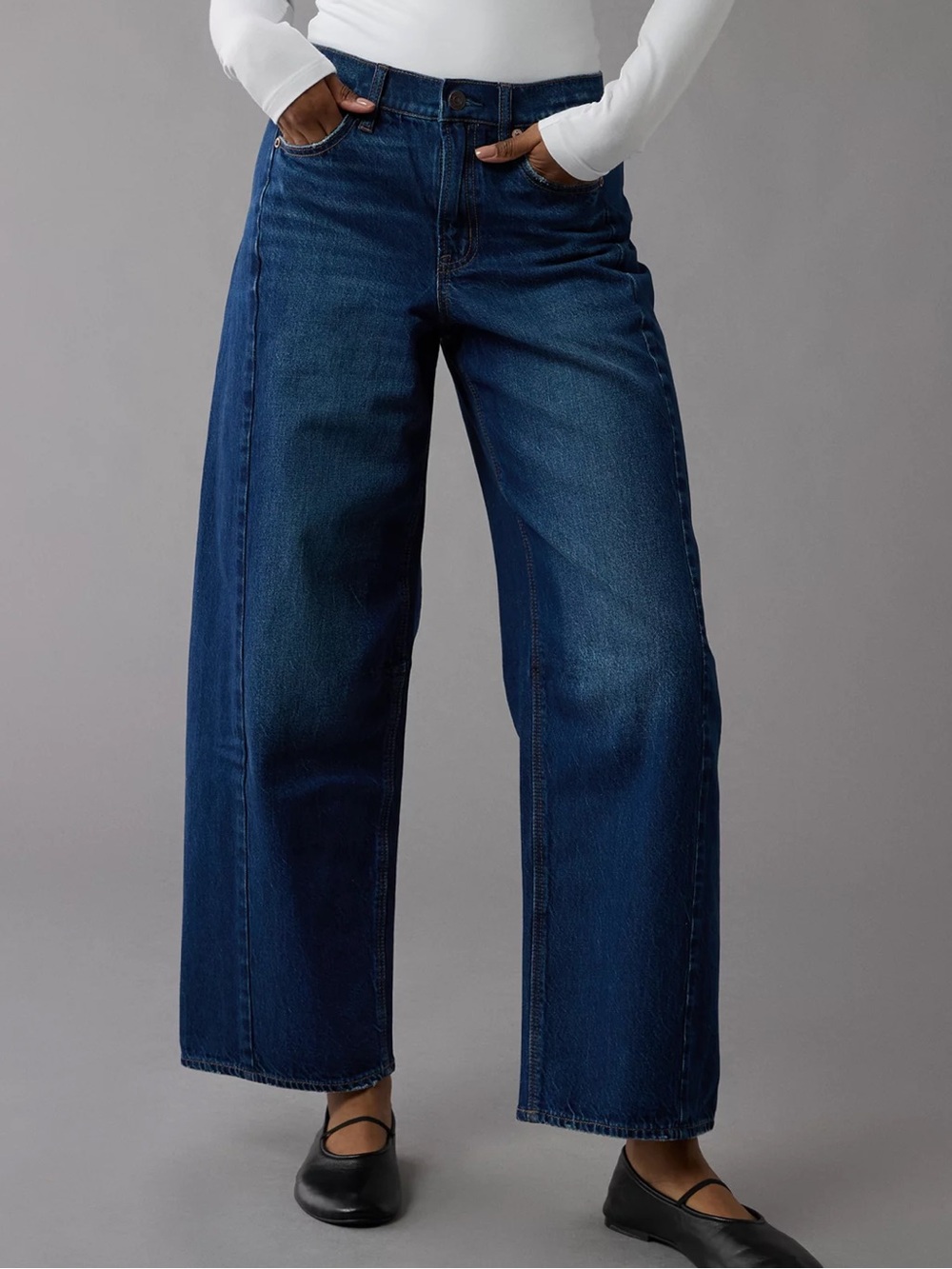 American Eagle Dreamy Drape Strigid Barrel Jeans Size 8